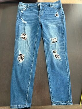 Women’s Distressed Blue Wash Leopard Patched Detail XL Boutique Fashion